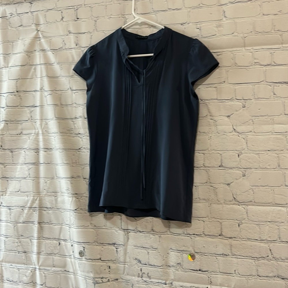 Theory 100% Silk Short Sleeve Pleated Tie Front Blouse SZ Small